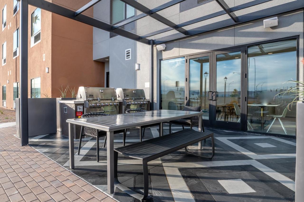 Towneplace Suites By Marriott Las Vegas North I-15 Екстер'єр фото