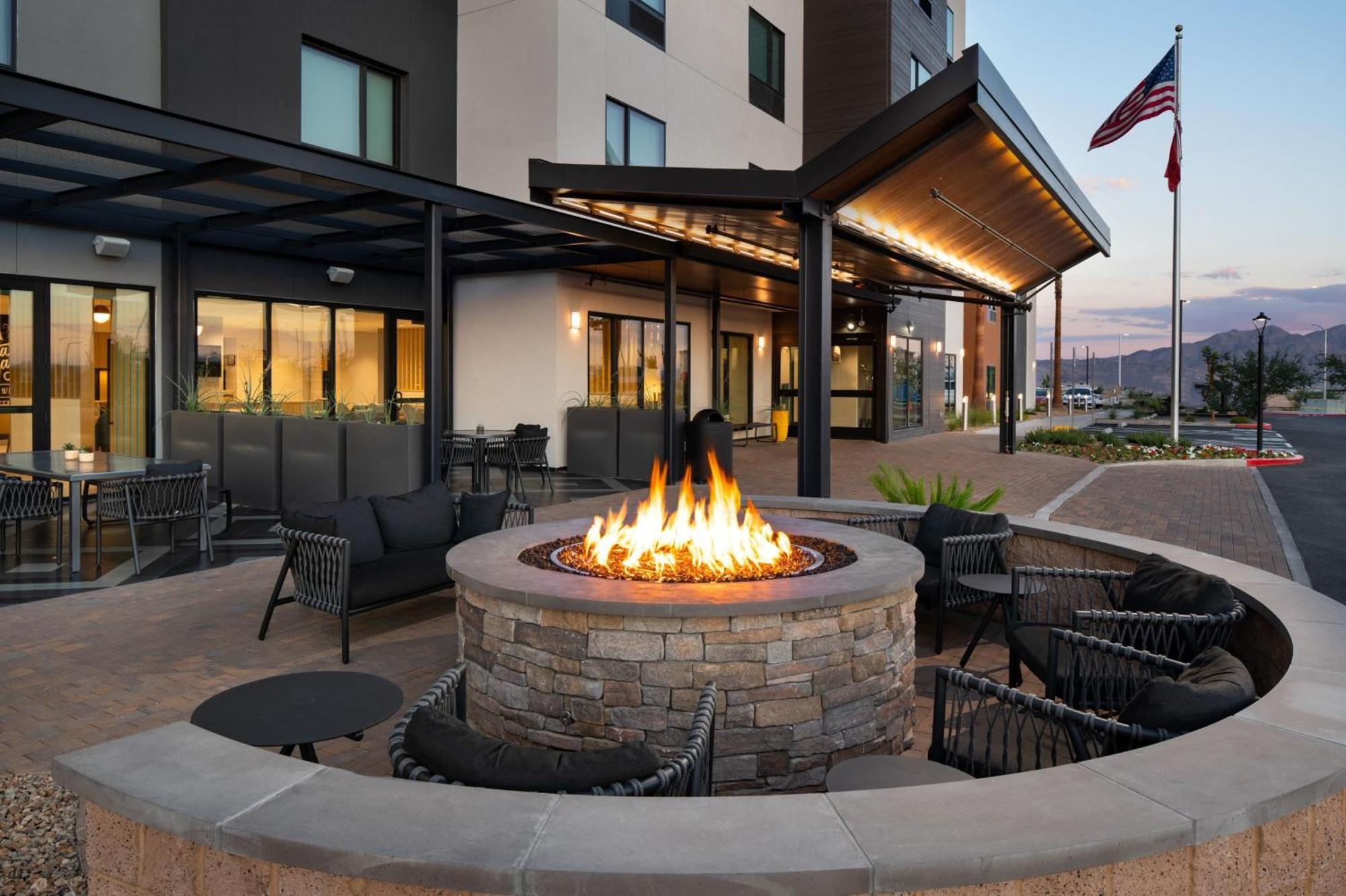 Towneplace Suites By Marriott Las Vegas North I-15 Екстер'єр фото